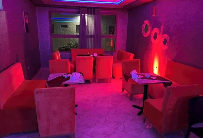 هتل Hôtel Debrazza