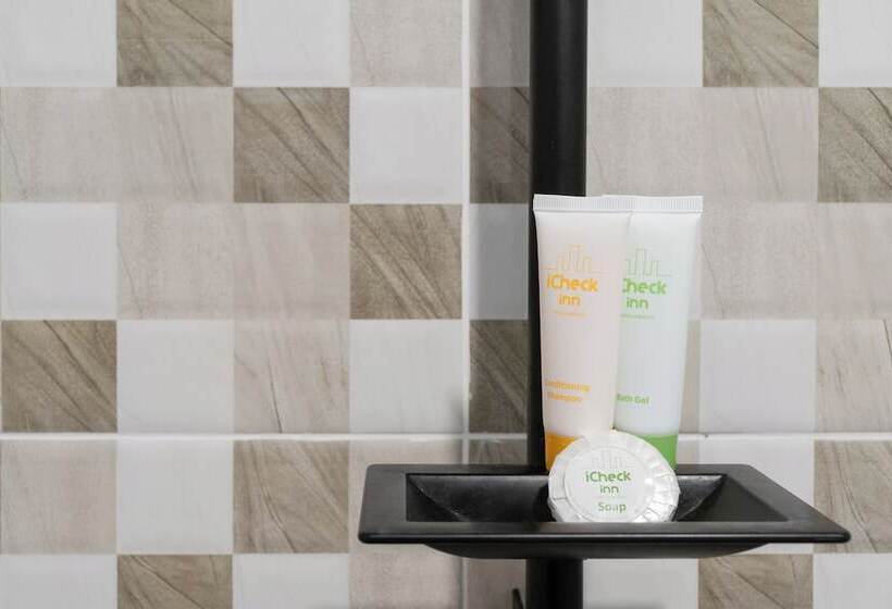 호텔 Icheck Inn Darisa Ngamwongwan