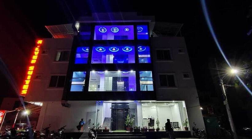 فندق Iroomz S Silver Suites