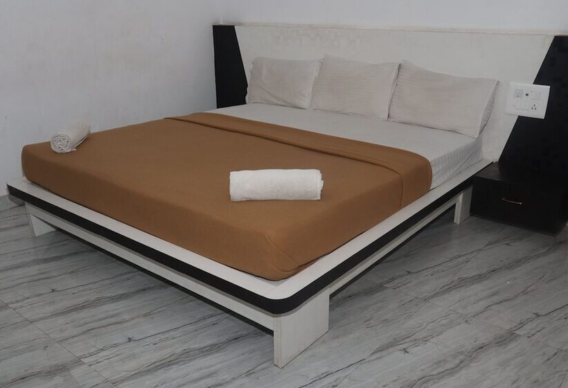 فندق Iroomz S Silver Suites