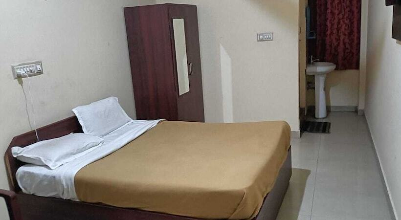 Iroomz Hotel Vishwa Lodging