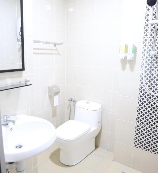 فندق Capital O 90897 Island City