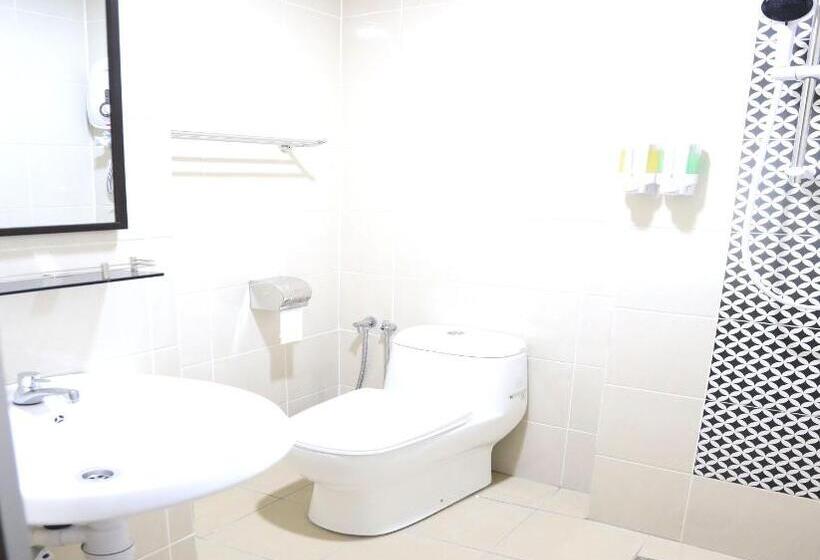 فندق Capital O 90897 Island City