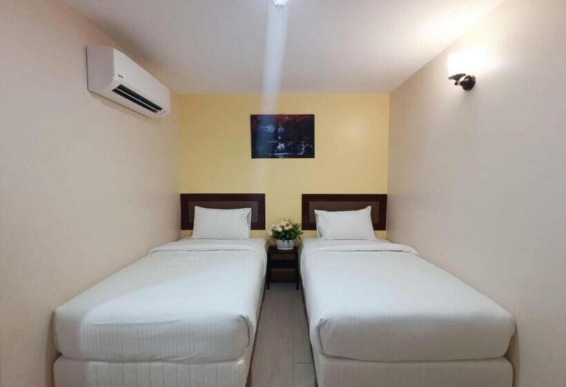 فندق Capital O 90897 Island City