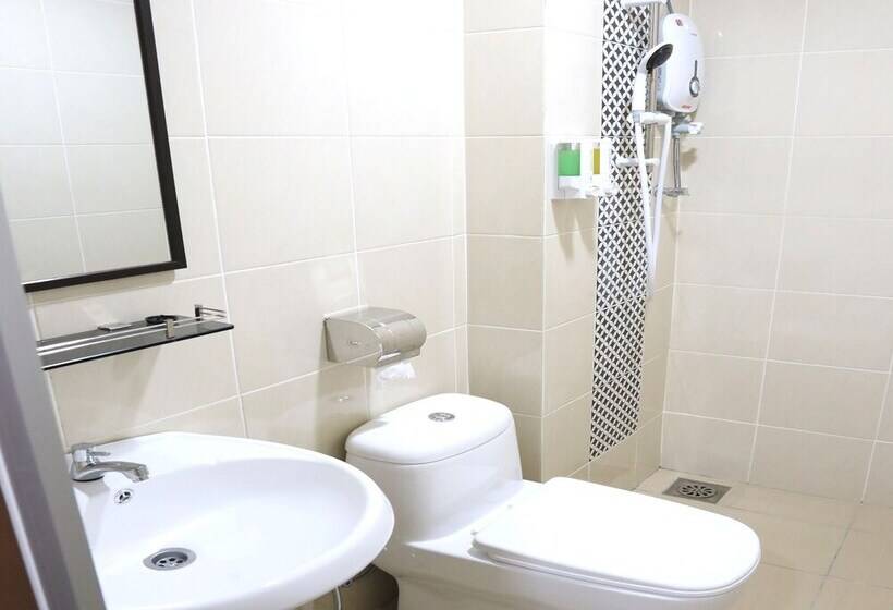 فندق Capital O 90897 Island City