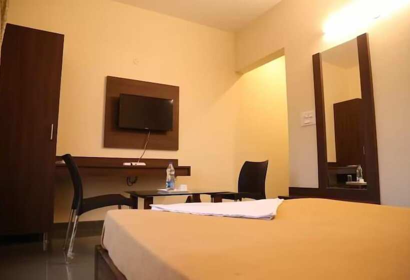 בית מלון כפרי Kalinga Tavern Residency