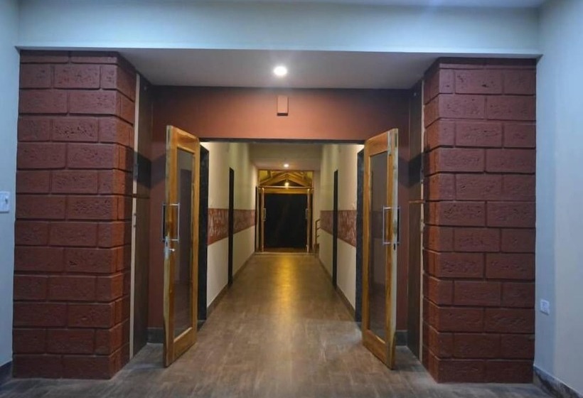 فندق Laguna Beach Resort Murud