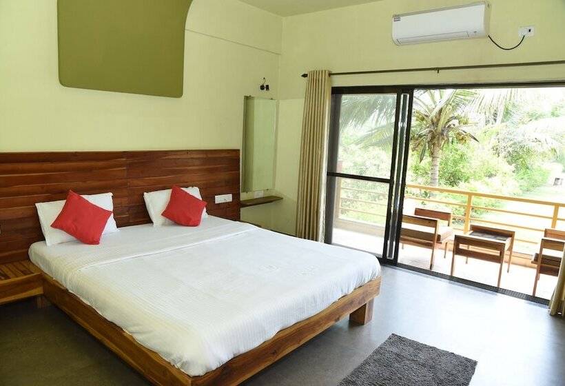 فندق Laguna Beach Resort Murud