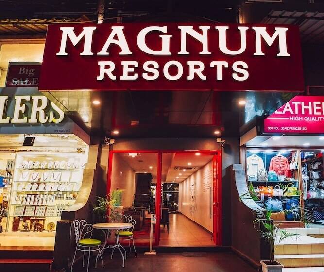 酒店 Magnum Resorts  Near Candolim Beach