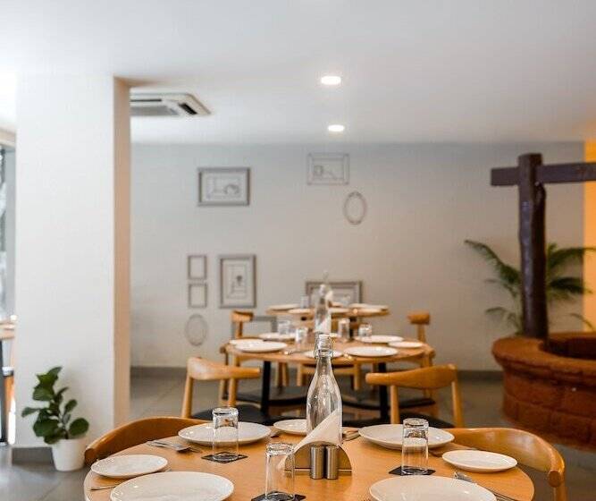 酒店 Magnum Resorts  Near Candolim Beach