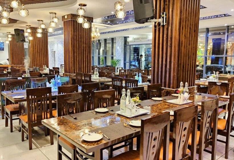 فندق Mandi Heights Bar, Fine Dining & Banquet Hall