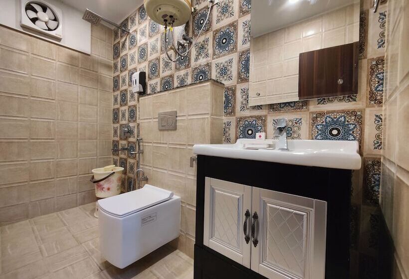 فندق Mandi Heights Bar, Fine Dining & Banquet Hall