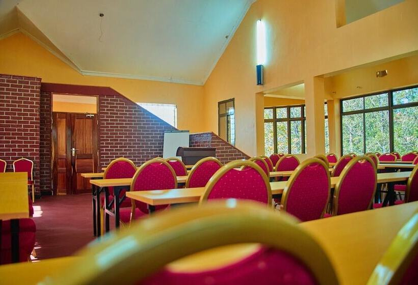 ホテル Ngorongoro Corridor Lodge Karatu