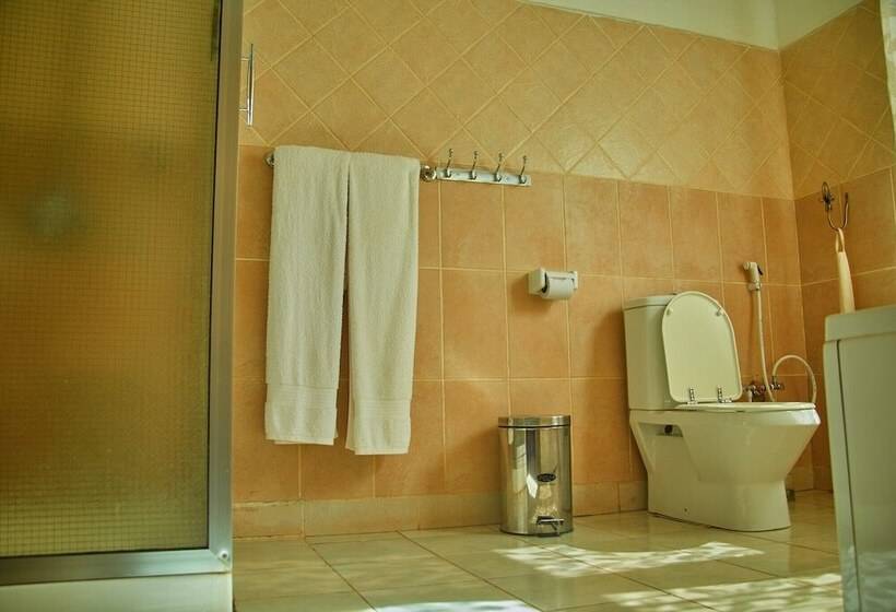 ホテル Ngorongoro Corridor Lodge Karatu