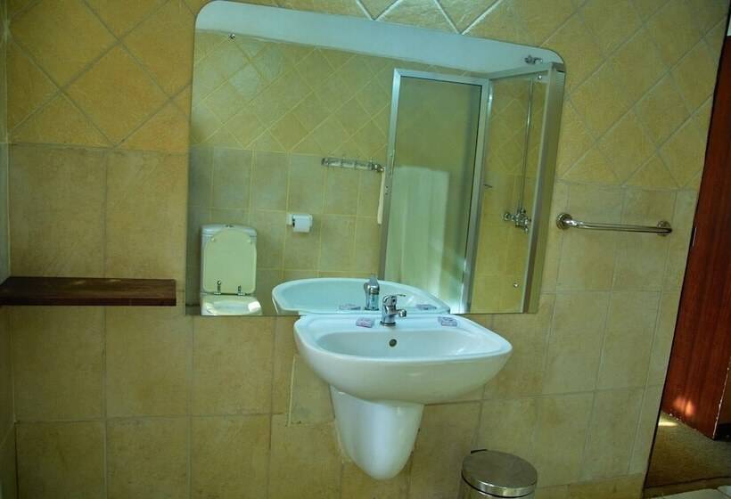 ホテル Ngorongoro Corridor Lodge Karatu