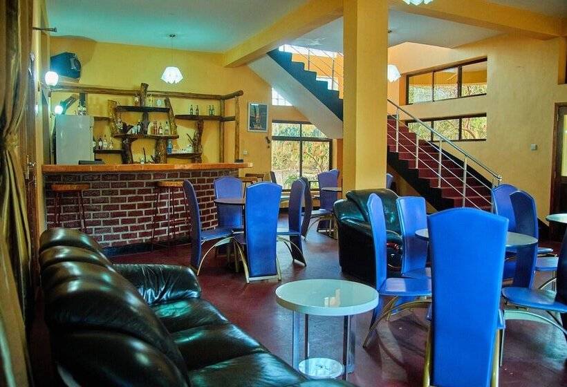 ホテル Ngorongoro Corridor Lodge Karatu