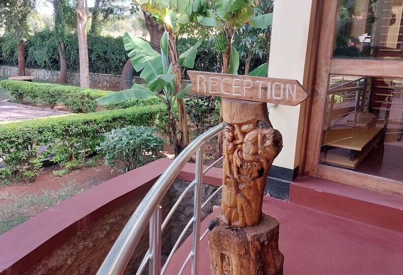 ホテル Ngorongoro Corridor Lodge Karatu