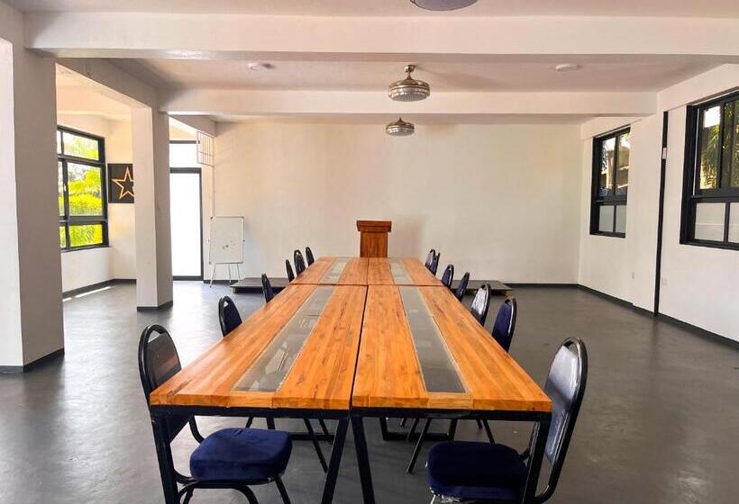 酒店 The New Njiro Legacy