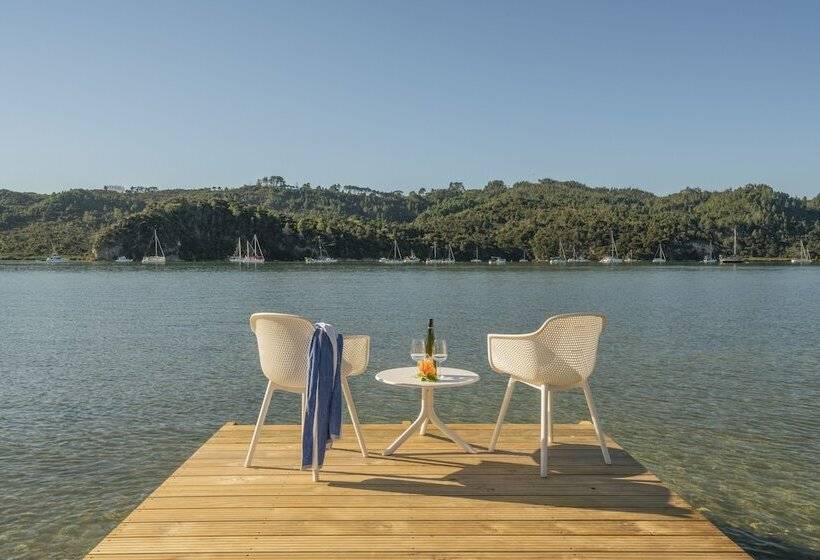 Отель Oceans 88 Whitianga Coastal Accommodation Suites