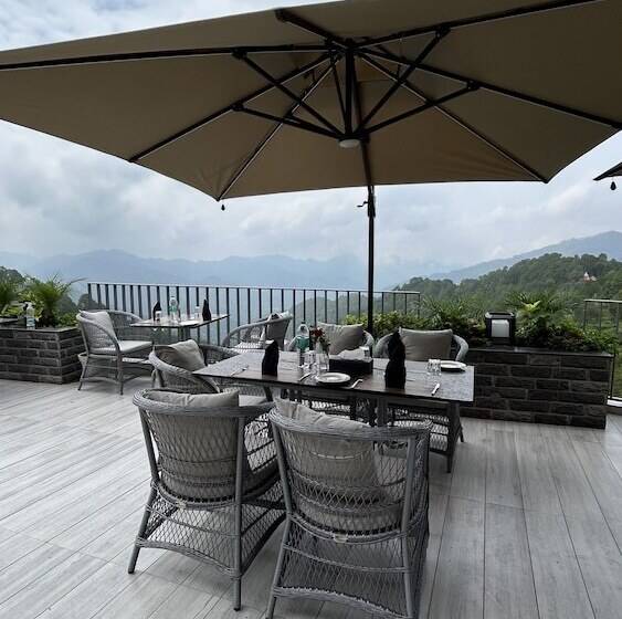 Отель Oren Kasauli