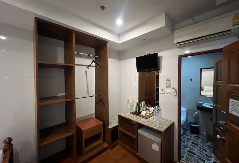 Отель Patong Dynasty Royal