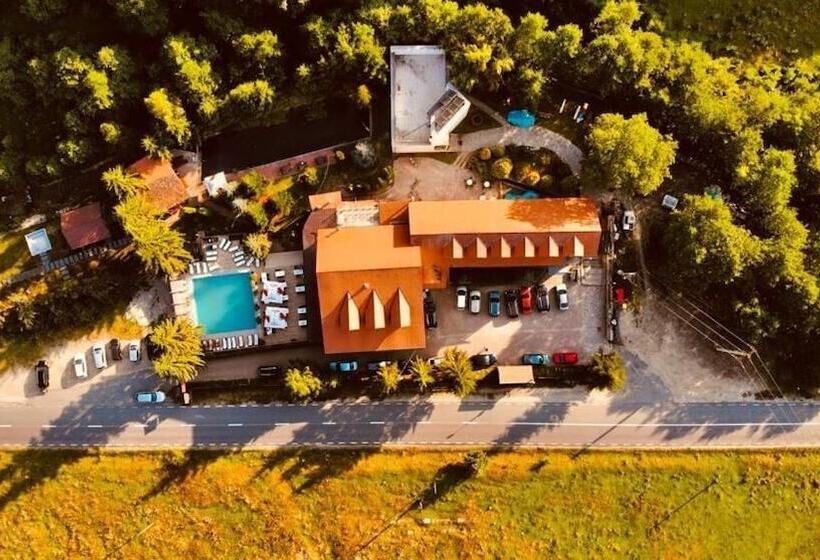 فندق Pensiunea Mai