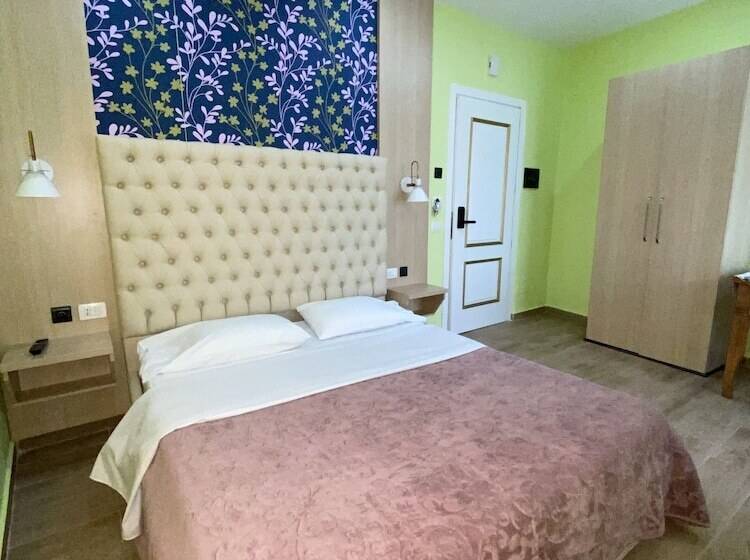 Отель Pilo Lala