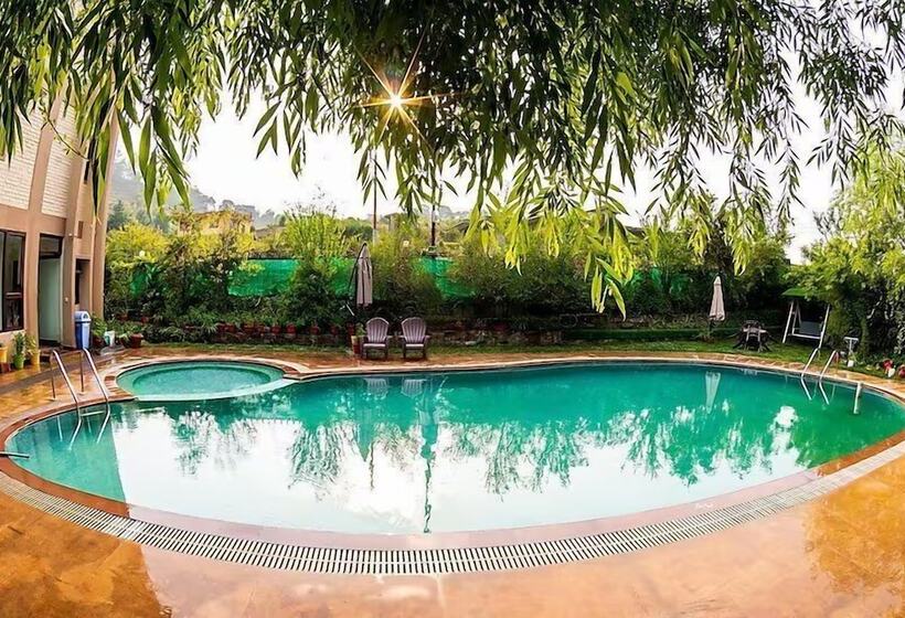 ホテル Pool Retreat