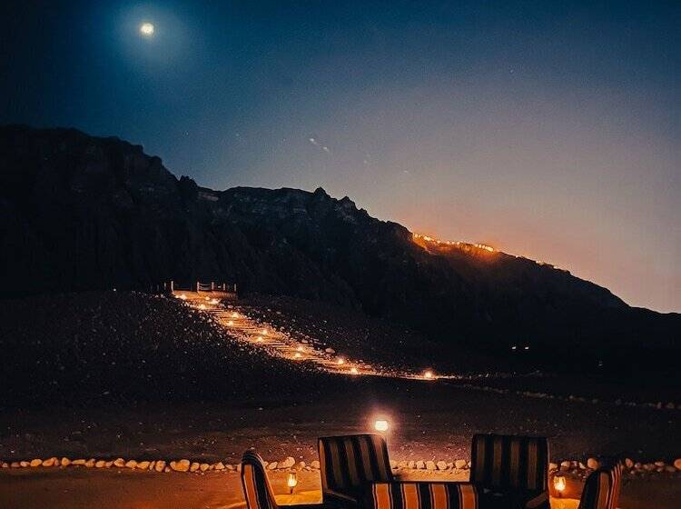 هتل Pura Eco Retreat Jebel Hafit Desert Park