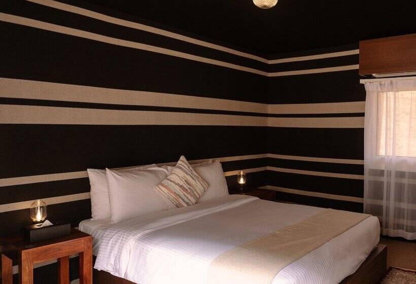 هتل Pura Eco Retreat Jebel Hafit Desert Park