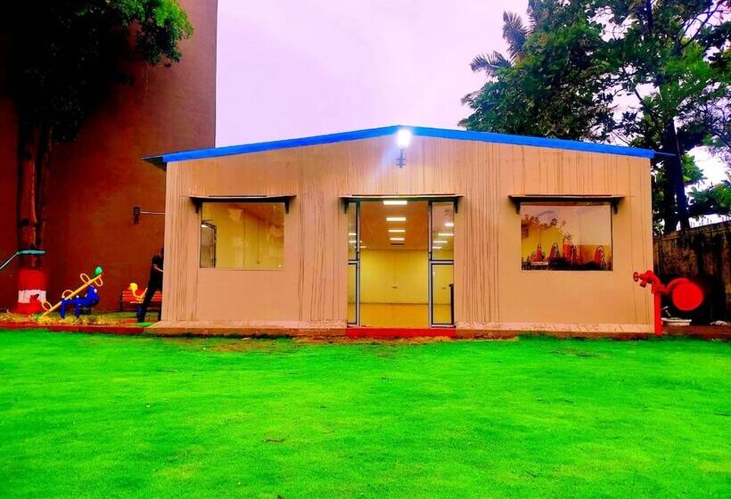 호텔 Purple Beds By Vits Daman