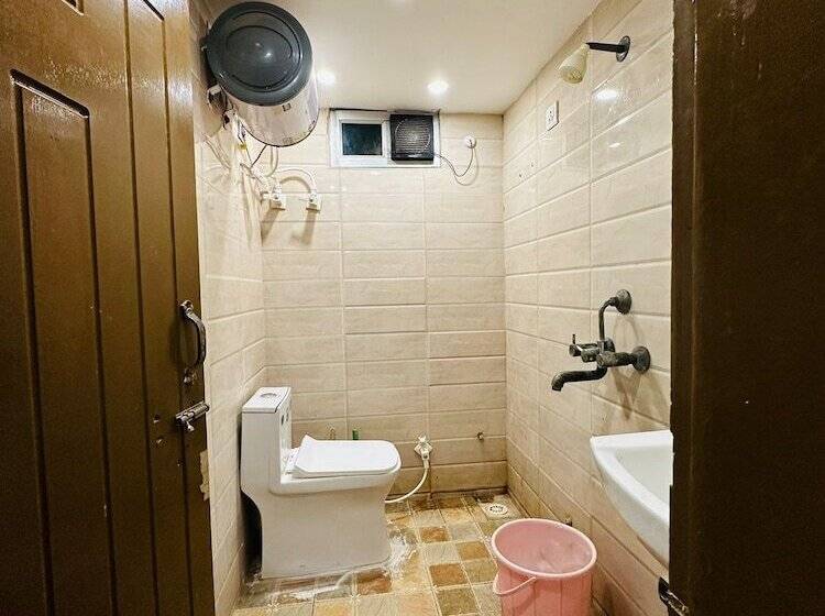 Отель Radha Residency