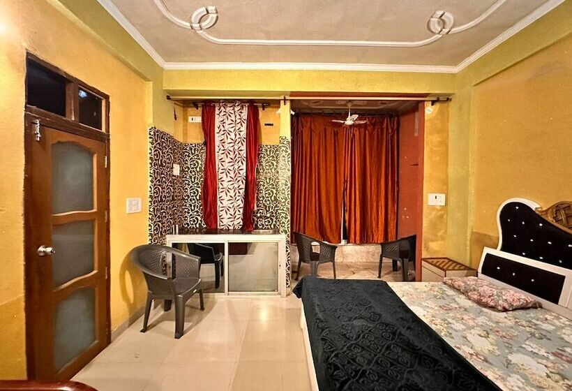 Отель Radha Residency