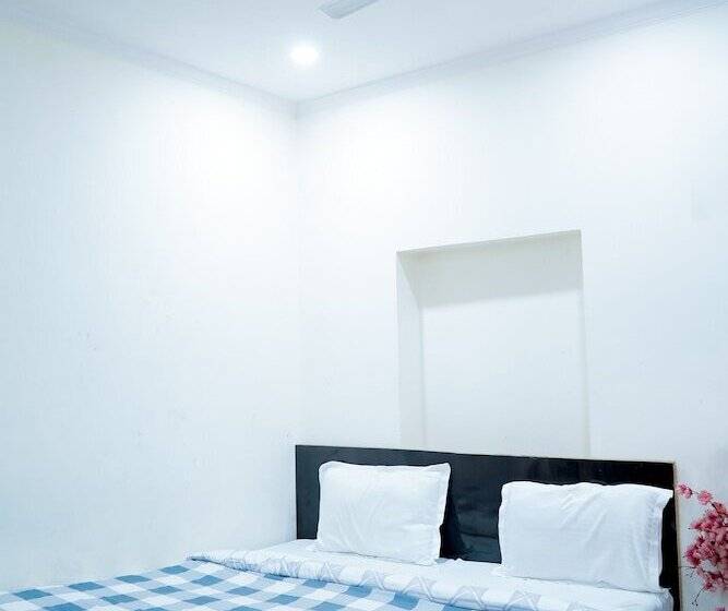 호텔 Roomshala 005 Tom & Jerry