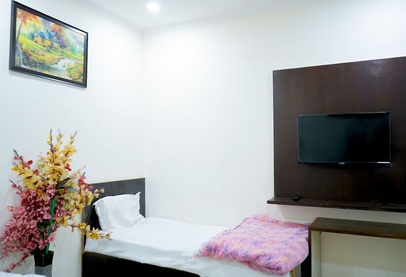 호텔 Roomshala 005 Tom & Jerry