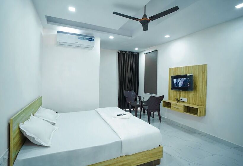 酒店 Roomshala 031 Silver Crown Sector 23