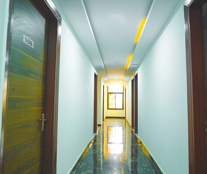 酒店 Roomshala 031 Silver Crown Sector 23