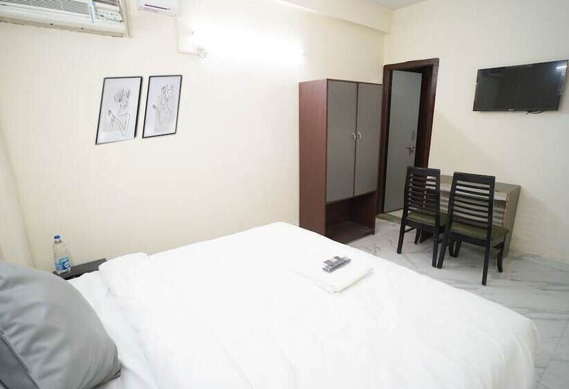 ホテル Roomshala 034 Grihum Noida Sector 63