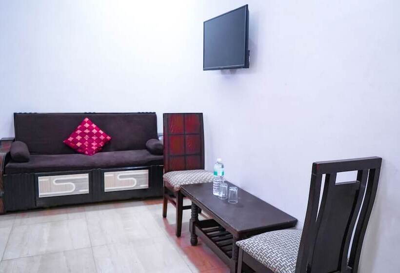 酒店 Roomshala 051 Ashok Palace