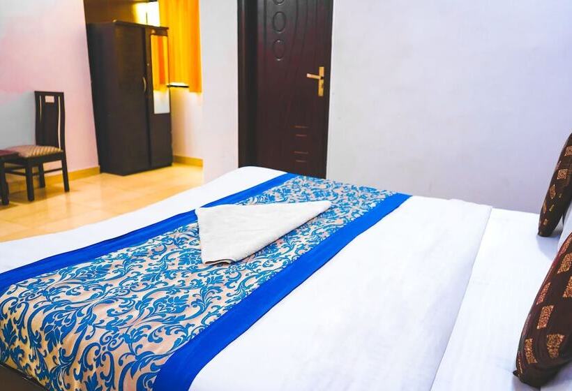 酒店 Roomshala 051 Ashok Palace