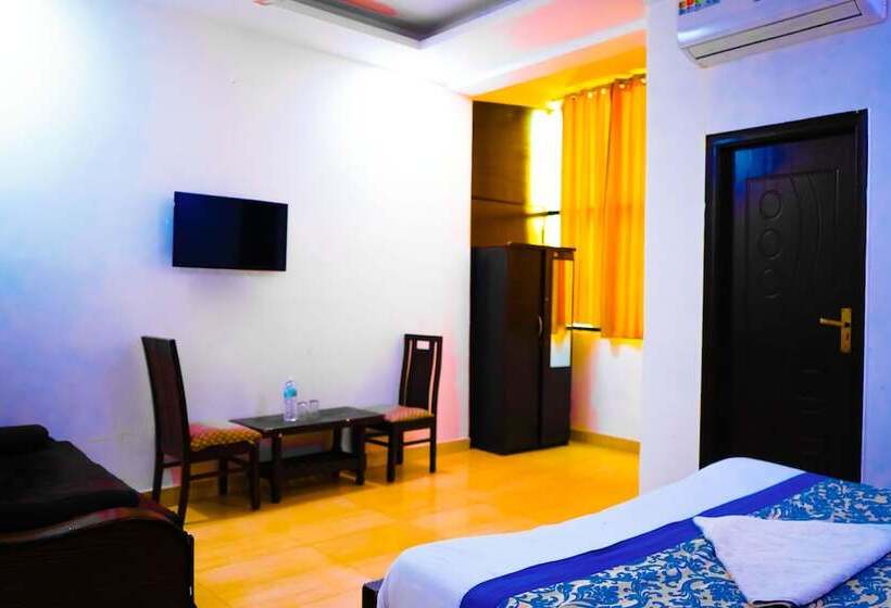 酒店 Roomshala 051 Ashok Palace