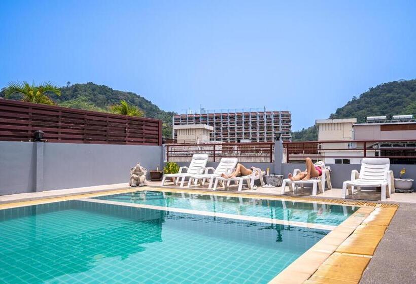 فندق Santi White House Patong