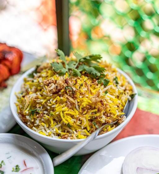 فندق Santi White House Patong