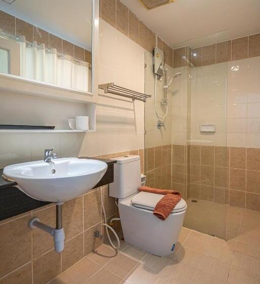 فندق Santi White House Patong