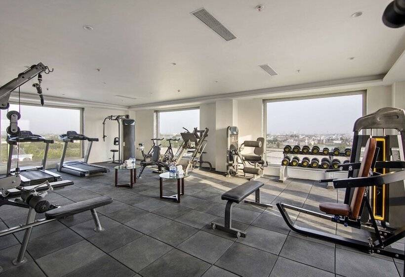 فندق Sarovar Portico Sonipat