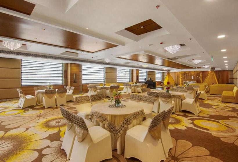 فندق Sarovar Portico Sonipat