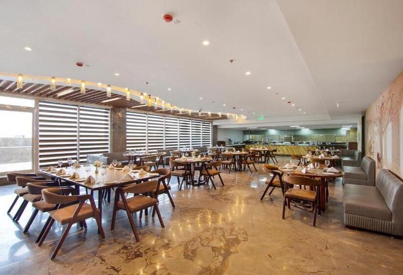 فندق Sarovar Portico Sonipat