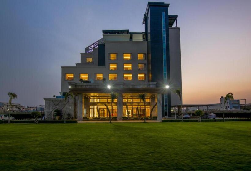 فندق Sarovar Portico Sonipat