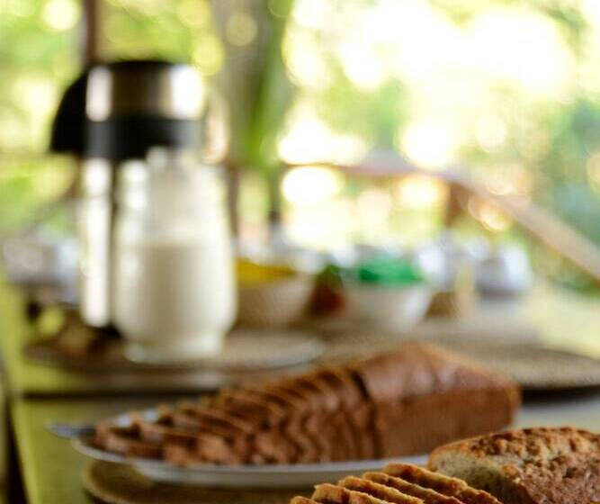 בית מלון כפרי Selous Kulinda Camp