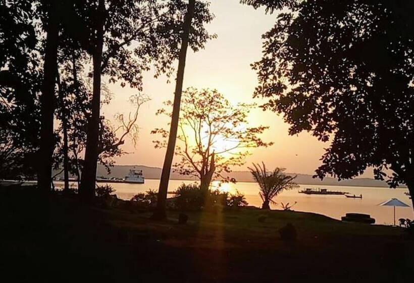 هتل Ssese Leisure Beach